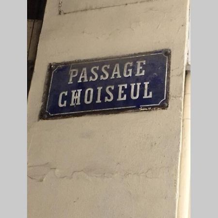 French Typical Apartment パリ エクステリア 写真