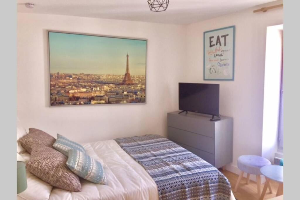 French Typical Apartment パリ エクステリア 写真